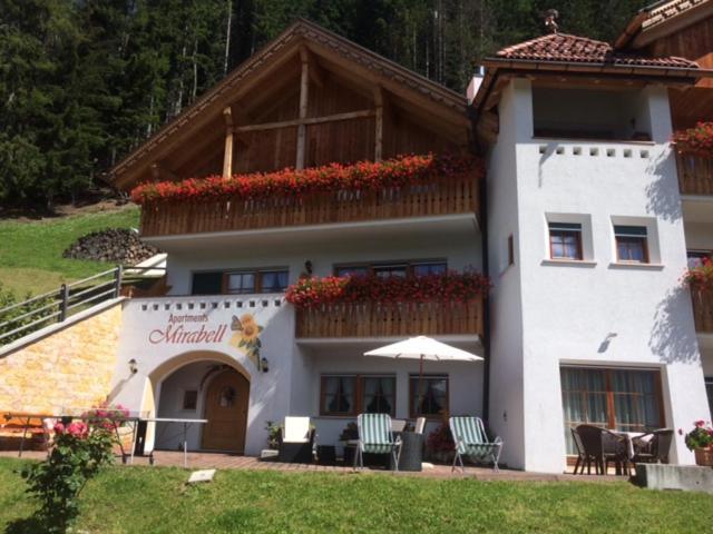 Apartments Mirabell Livinallongo Del Col Di Lana Exterior photo