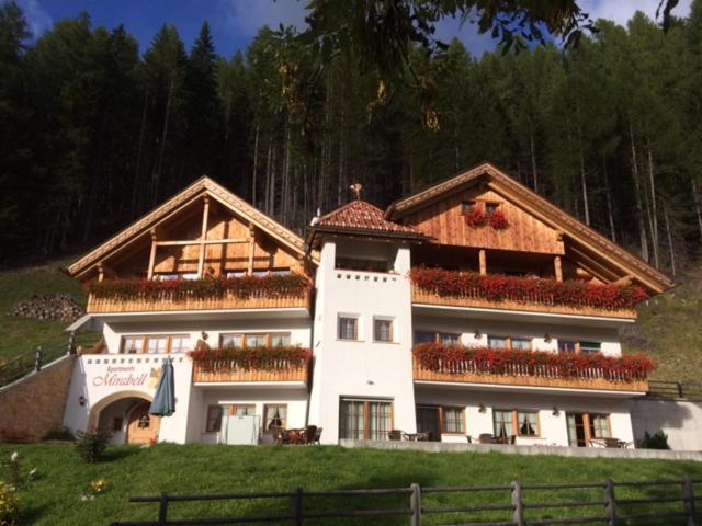 Apartments Mirabell Livinallongo Del Col Di Lana Exterior photo