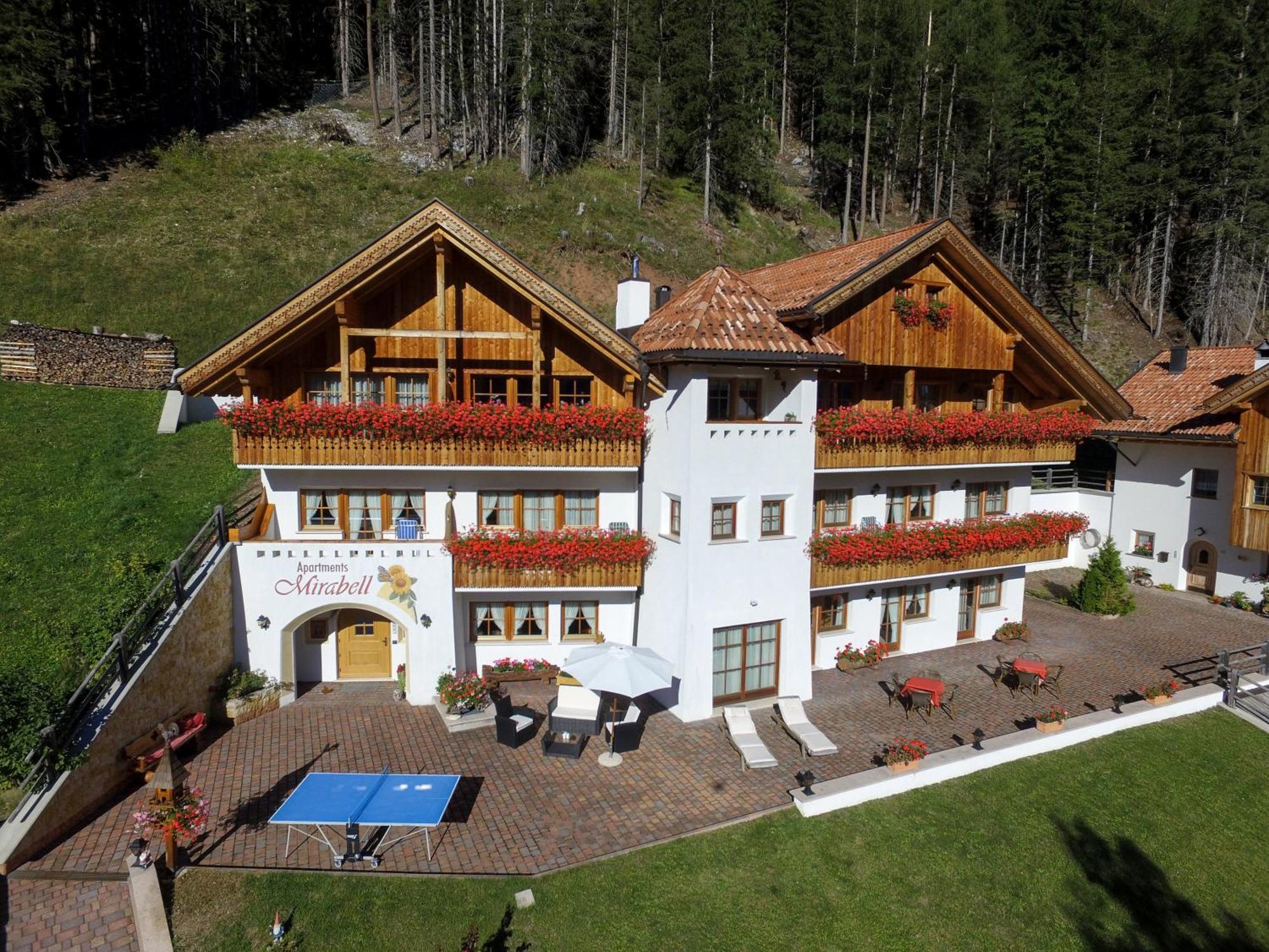 Apartments Mirabell Livinallongo Del Col Di Lana Exterior photo