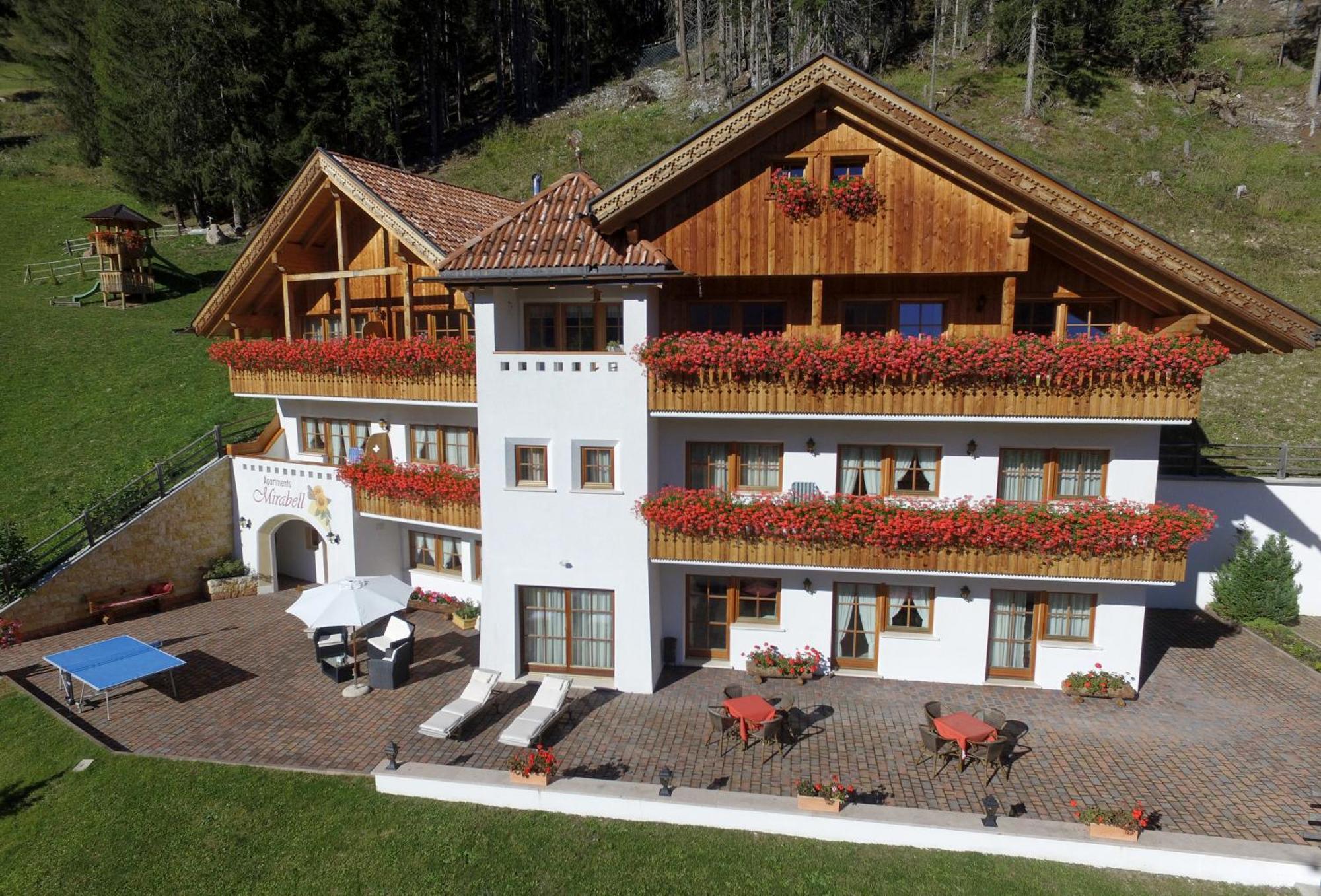 Apartments Mirabell Livinallongo Del Col Di Lana Exterior photo